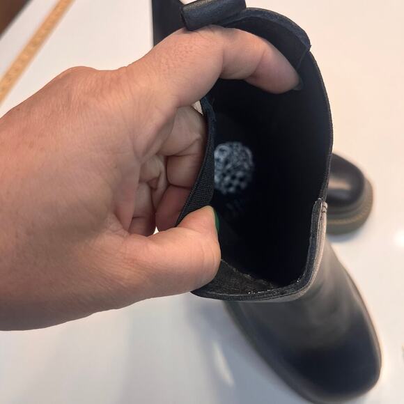 NEW Vince Camuto Black Leather Block Heel Pull On Booties Size 6.5 - Picture 4 of 10